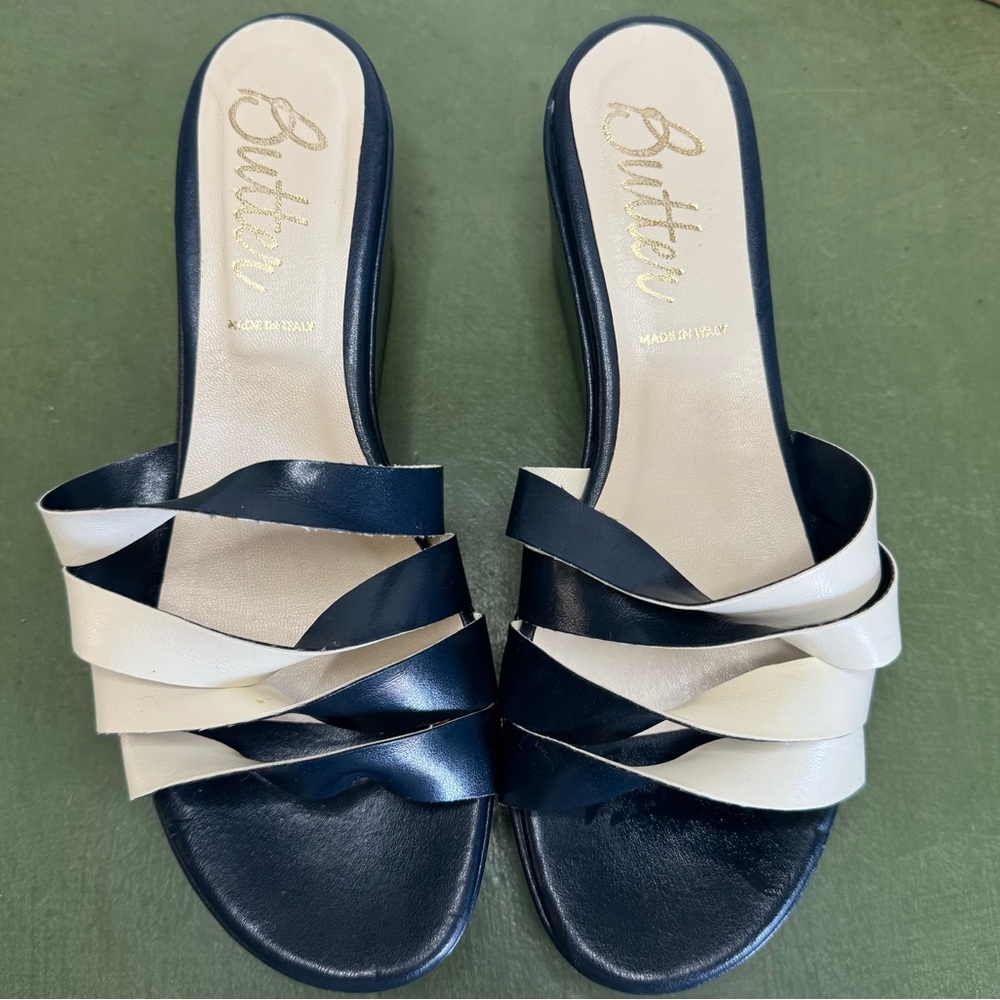 Butter Italy Two-Tone Top Twist Platform Sandals in Navy and Cream *Italy* - Picture 10 of 13